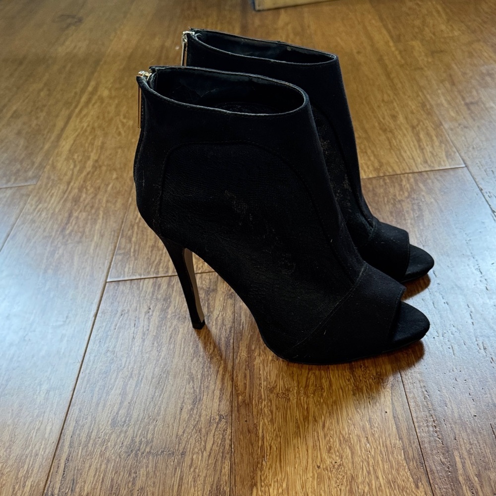 NWOT Aldo Black Lace Peep-Toe Ankle Boots